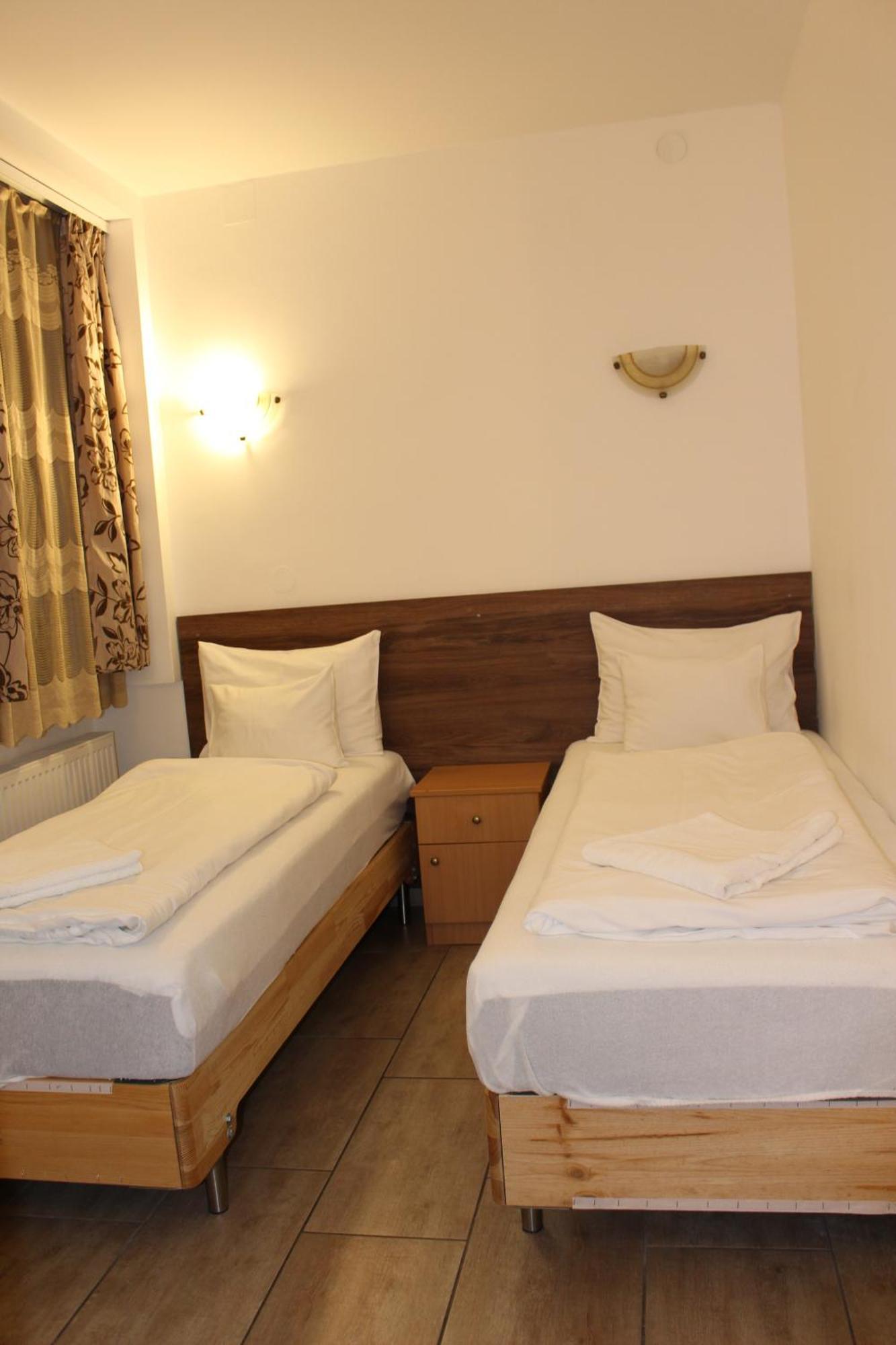 เอสปรี โฮเต็ล บูดาเปสต์ Hotel ภายนอก รูปภาพ