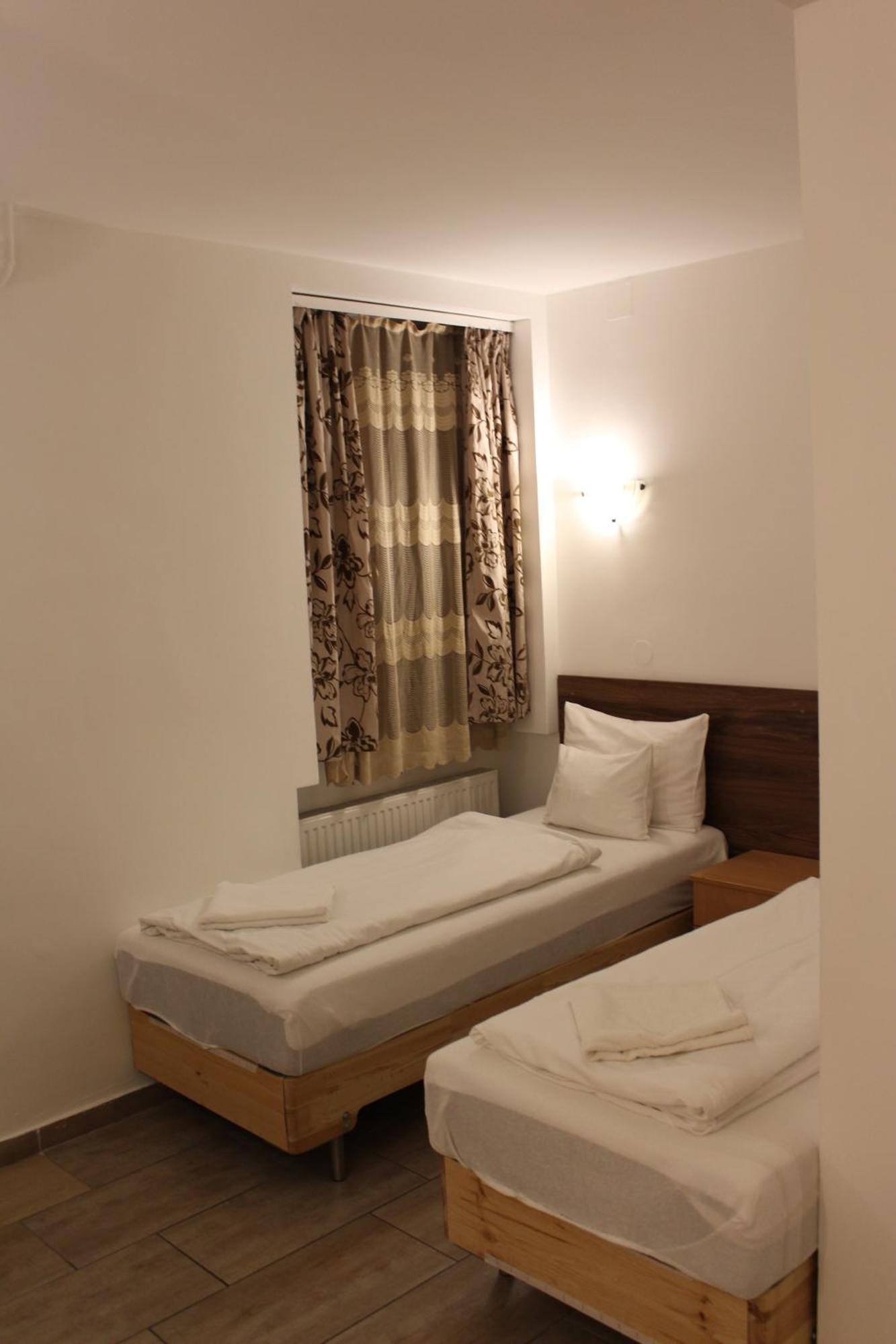 เอสปรี โฮเต็ล บูดาเปสต์ Hotel ภายนอก รูปภาพ