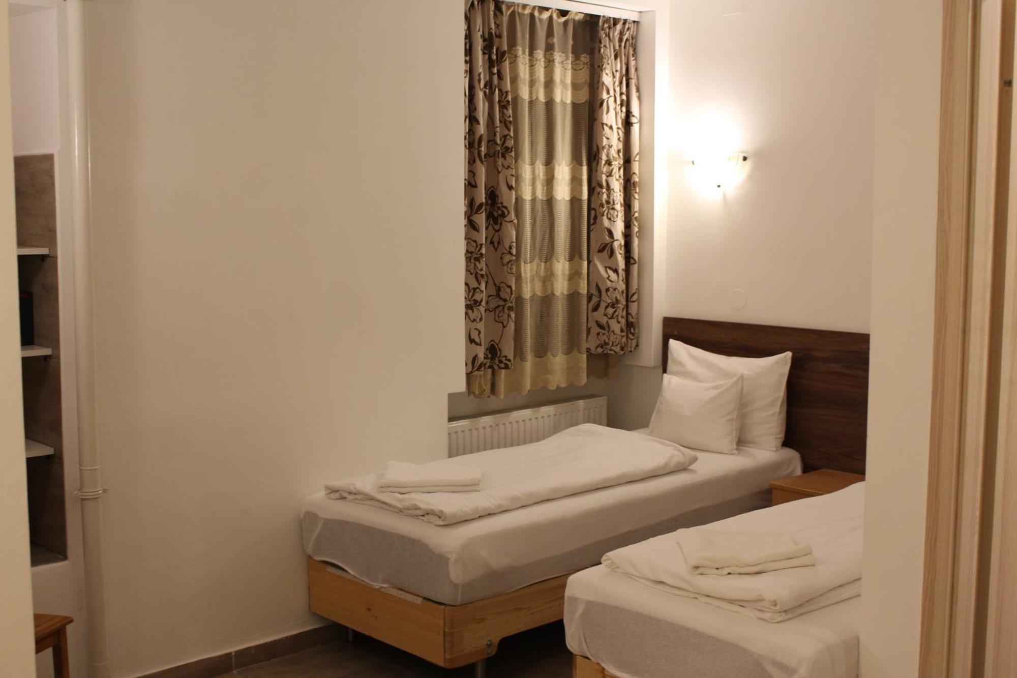 เอสปรี โฮเต็ล บูดาเปสต์ Hotel ภายนอก รูปภาพ