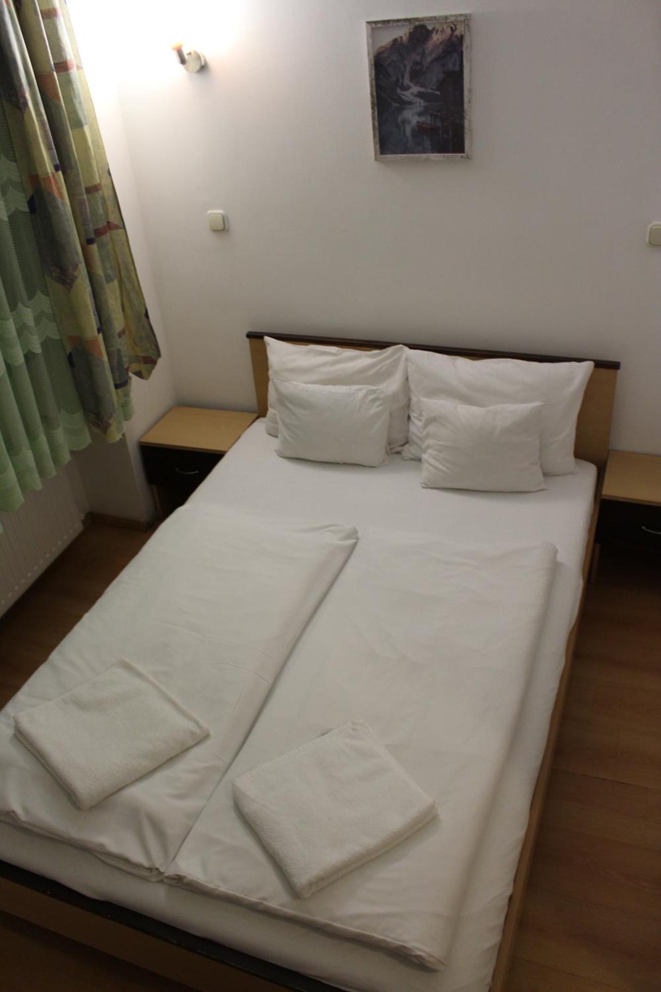 เอสปรี โฮเต็ล บูดาเปสต์ Hotel ภายนอก รูปภาพ